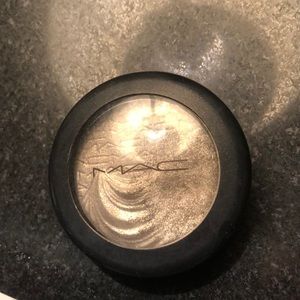 MAC Modern Pewter